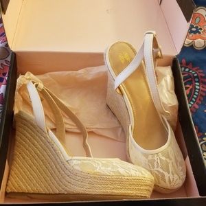 New in box Victoria's Secret wedges